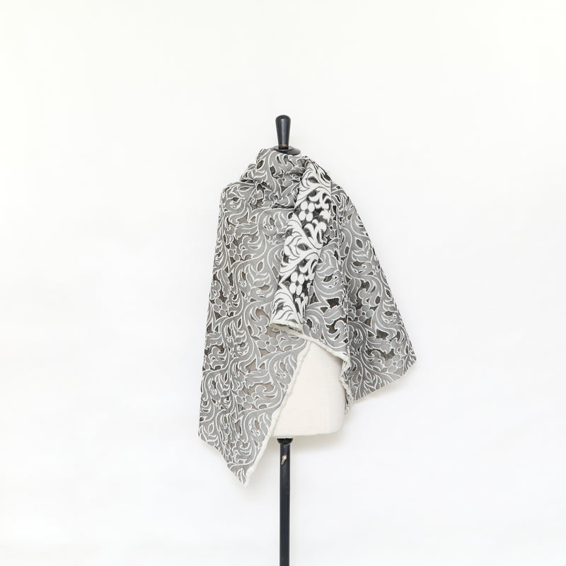 T24P13263 | Fil coupé Damas en Laine Mélangée sur Jacquard Organza