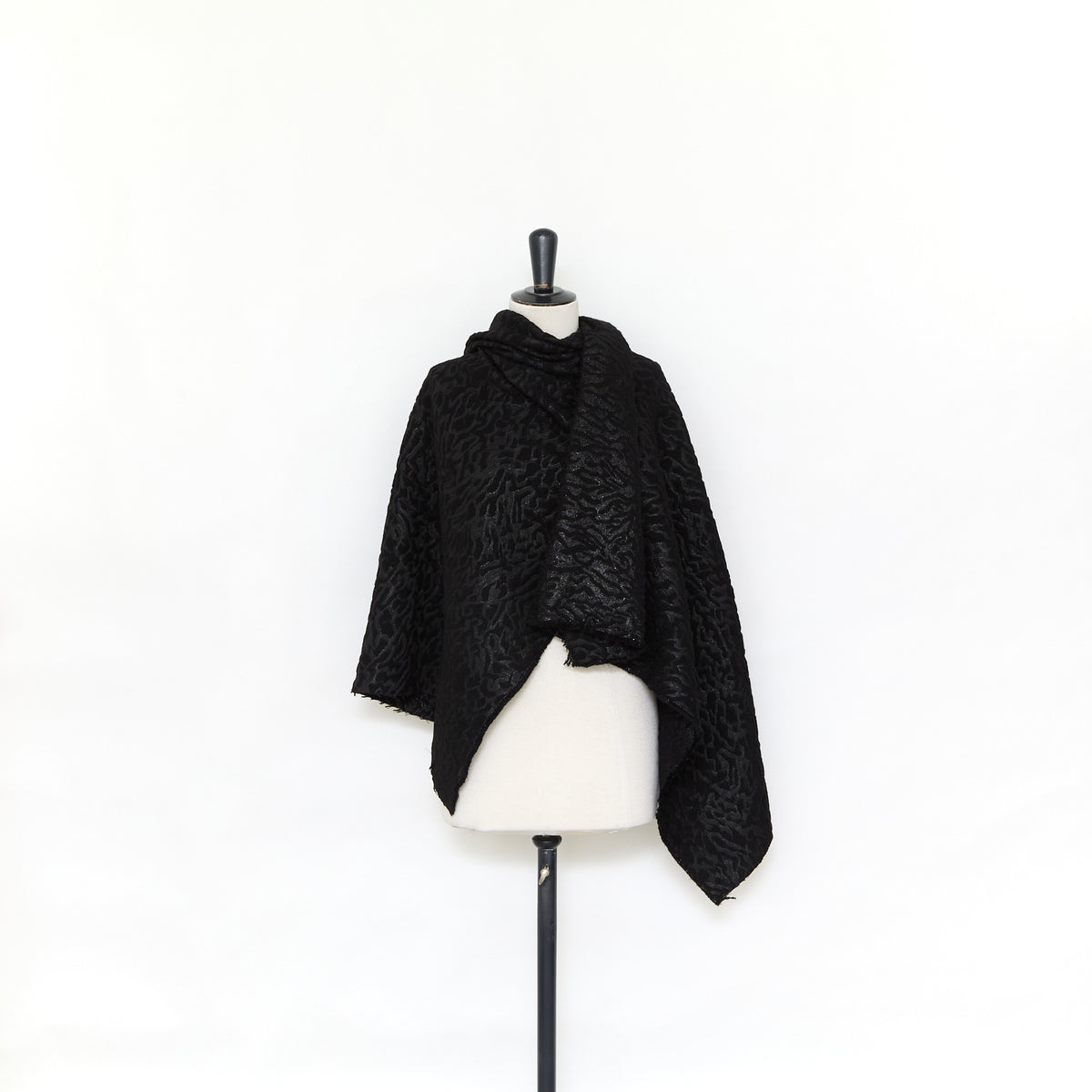 T24P13290 | Jacquard Taches Abstraites en Laine et Lurex