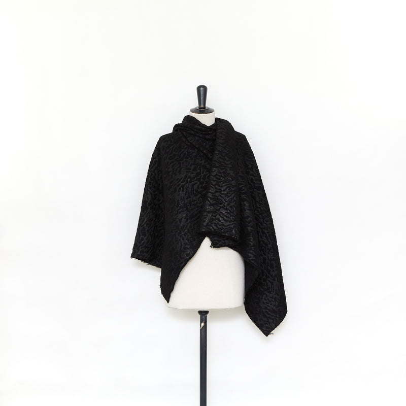 T24P13290 | Jacquard Taches Abstraites en Laine et Lurex