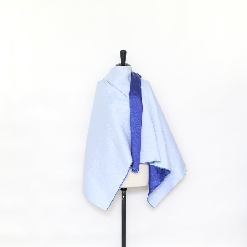 T24P13366 | Jacquard à Feuilles Abstraites en Soie Mélangée