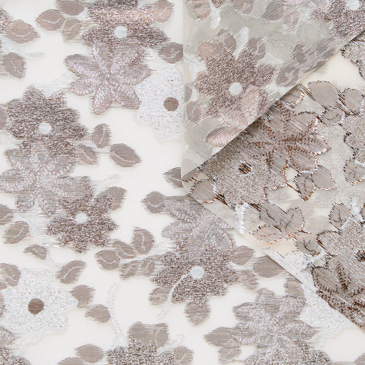 T24P13376 | Jacquard Métallisé sur Organza à Motif Floral en Soie - vue 1