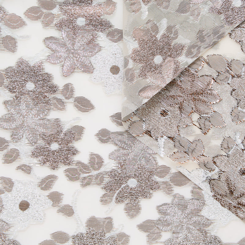 T24P13376 | Jacquard Métallisé sur Organza à Motif Floral en Soie