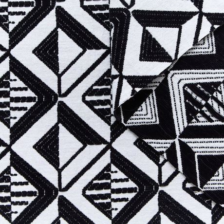 T24P13379 | Geometric Bicolor Jacquard