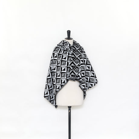  Geometric Bicolor Jacquard
