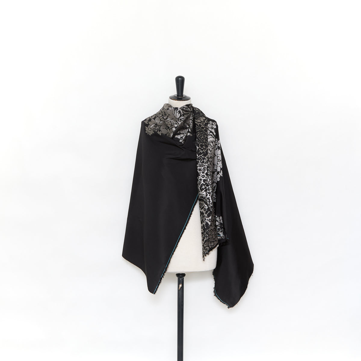 T24P13382 | Taffetas Damas motif Floral sur Jacquard en Soie