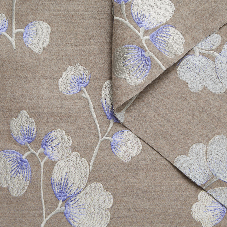 T24Q06518 | Drap Brodé de Fleurs Ignifugé  - vue 1