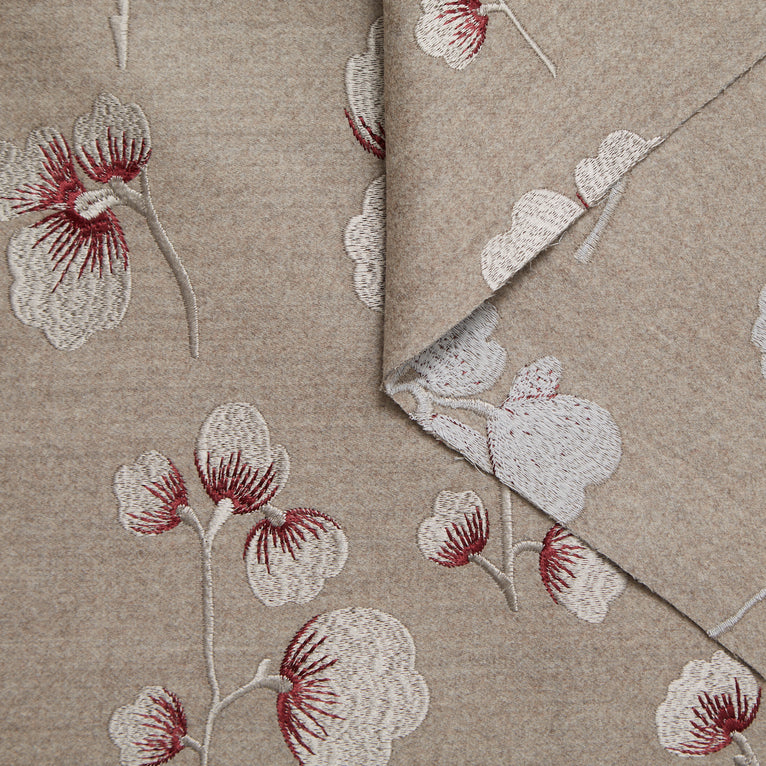 T24Q06518 | Drap Brodé de Fleurs Ignifugé  - vue 2