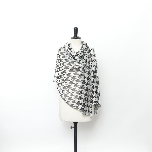 T24Y09600 | See-through Houndstooth Velvet