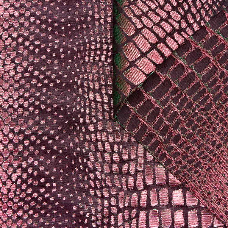 T24Y09626 | Shifting Crocodile Jacquard - view 1