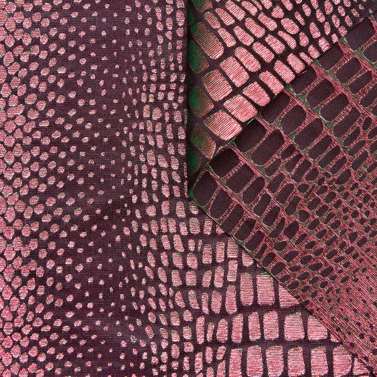 T24Y09626 | Shifting Crocodile Jacquard - view 1