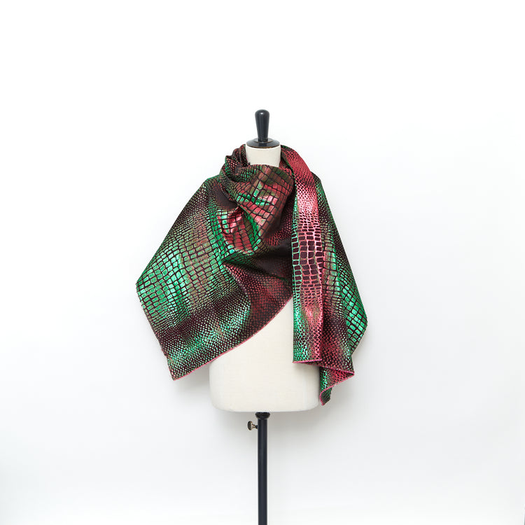 T24Y09626 | Shifting Crocodile Jacquard - view 2