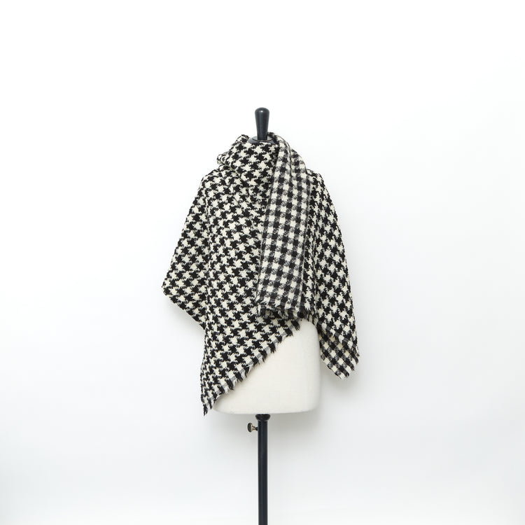 T24Y09633 | Chunky Houndstooth Wool Tweed - view 2