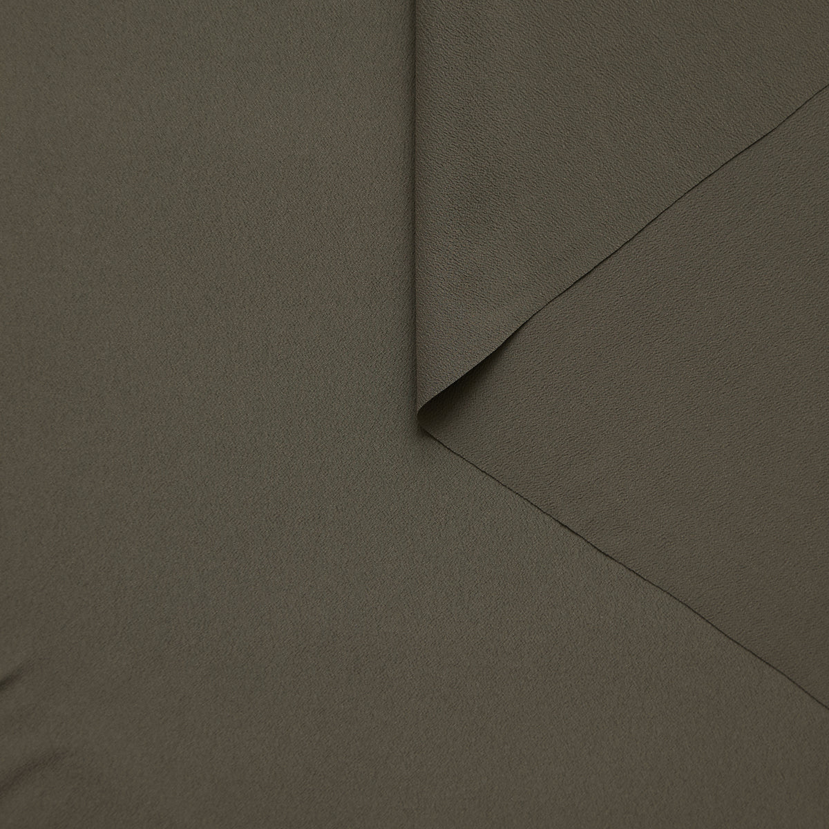 T25A14674 | Crepe de Chine en Acetate & Soie