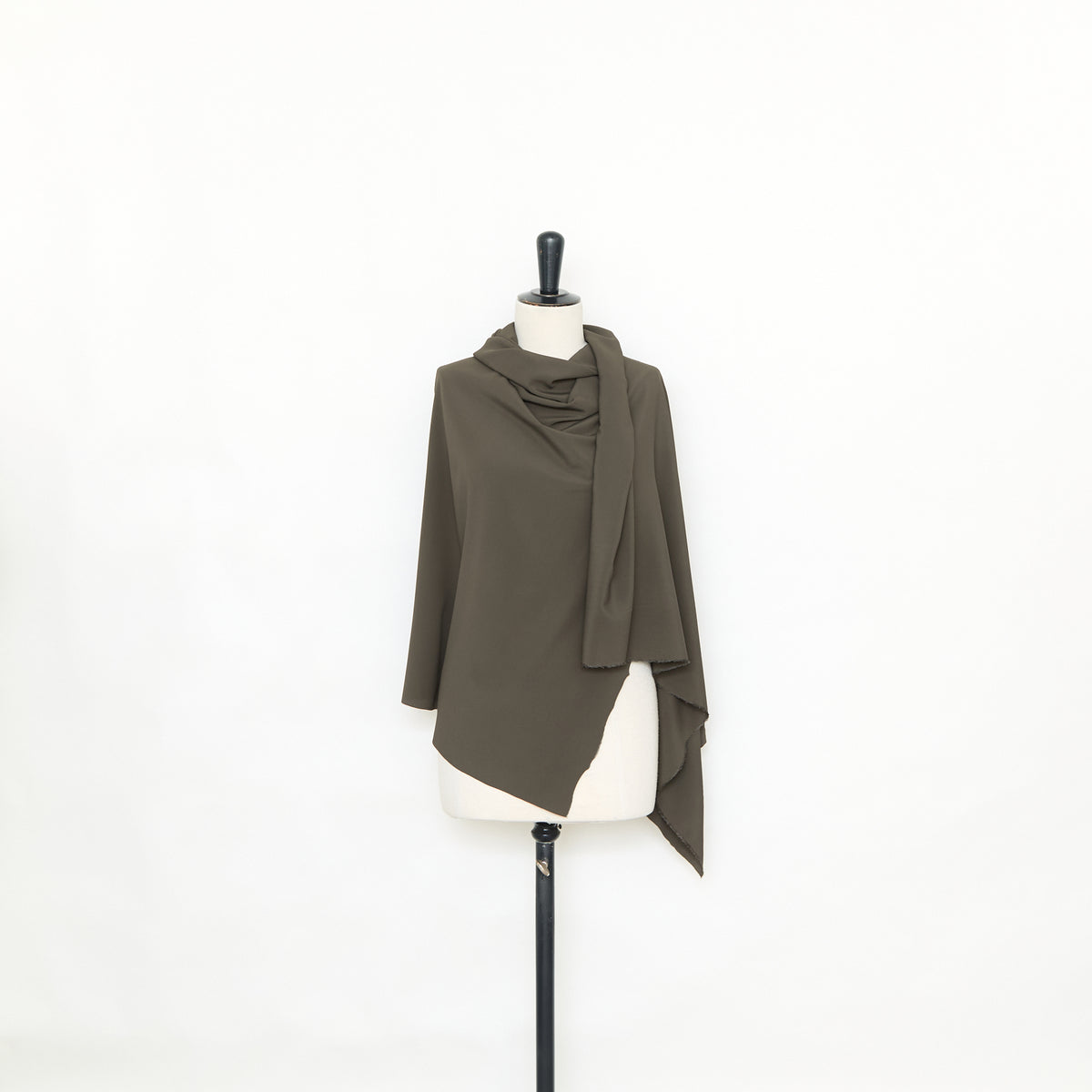 T25A14674 | Crepe de Chine en Acetate & Soie