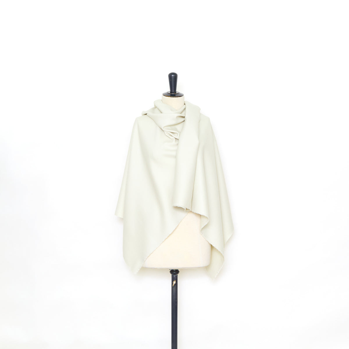 T25B13505 | Gabardine Fluide et Douce en Laine