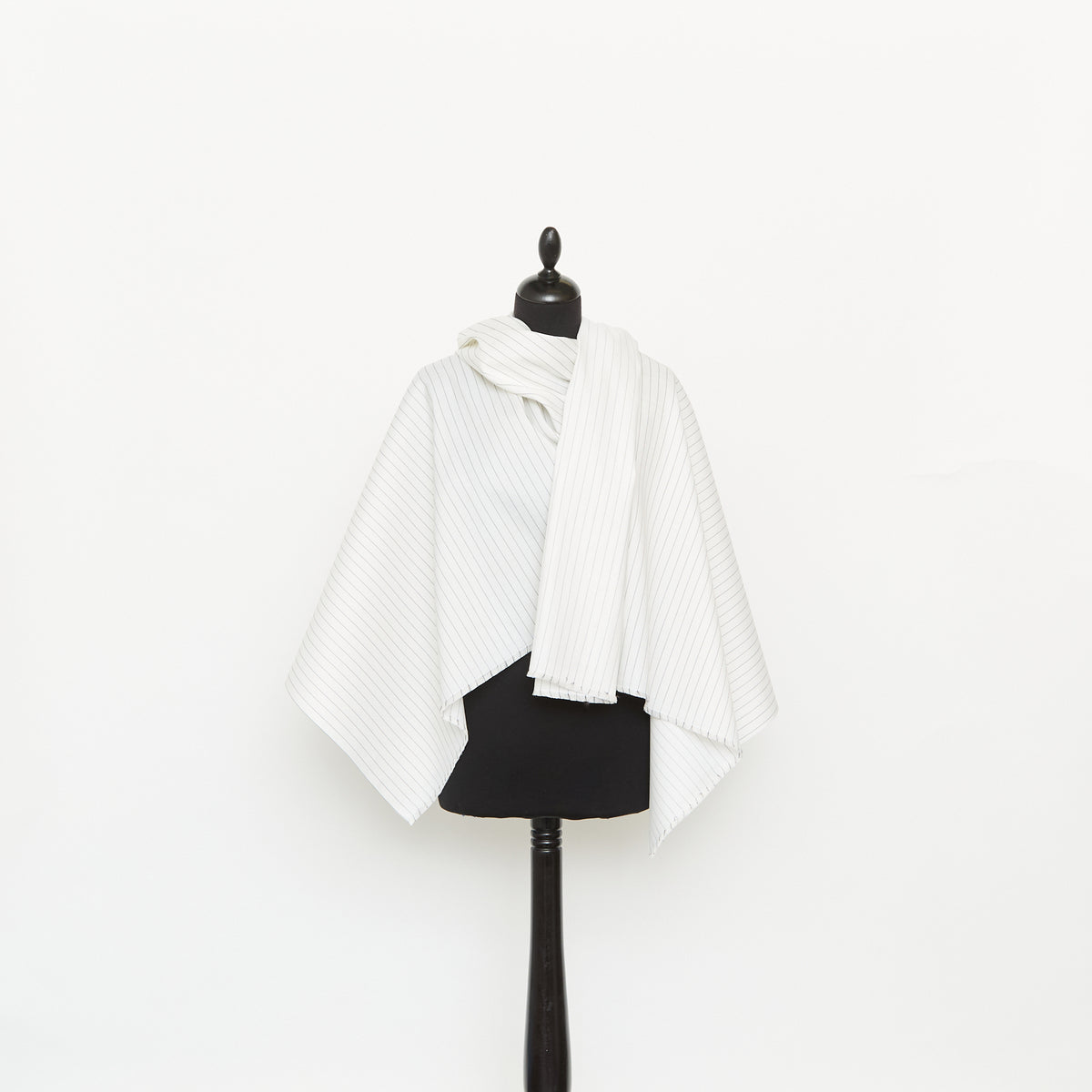 T25B14530 | Twill à Rayues Pinstripe en Soie et Coton 