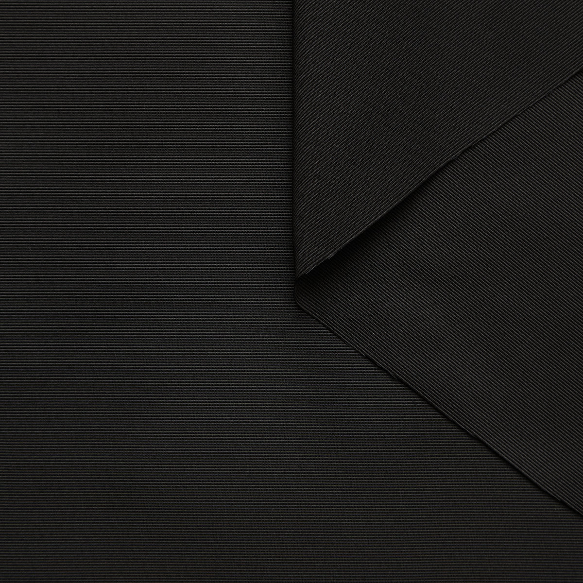 T25B14553 | Ottoman de Soie