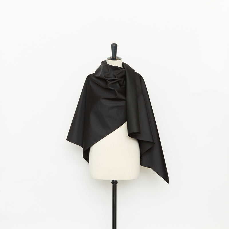 T25B14588 | Ottoman de Soie