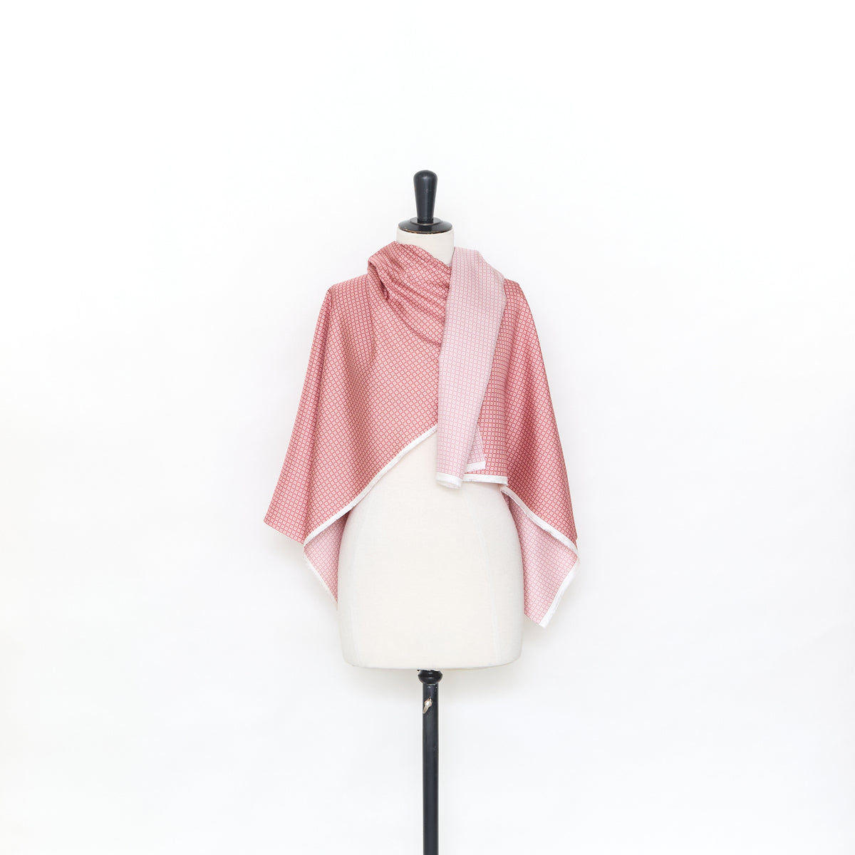 T25L13421 | Twill de soie imprimés carrés