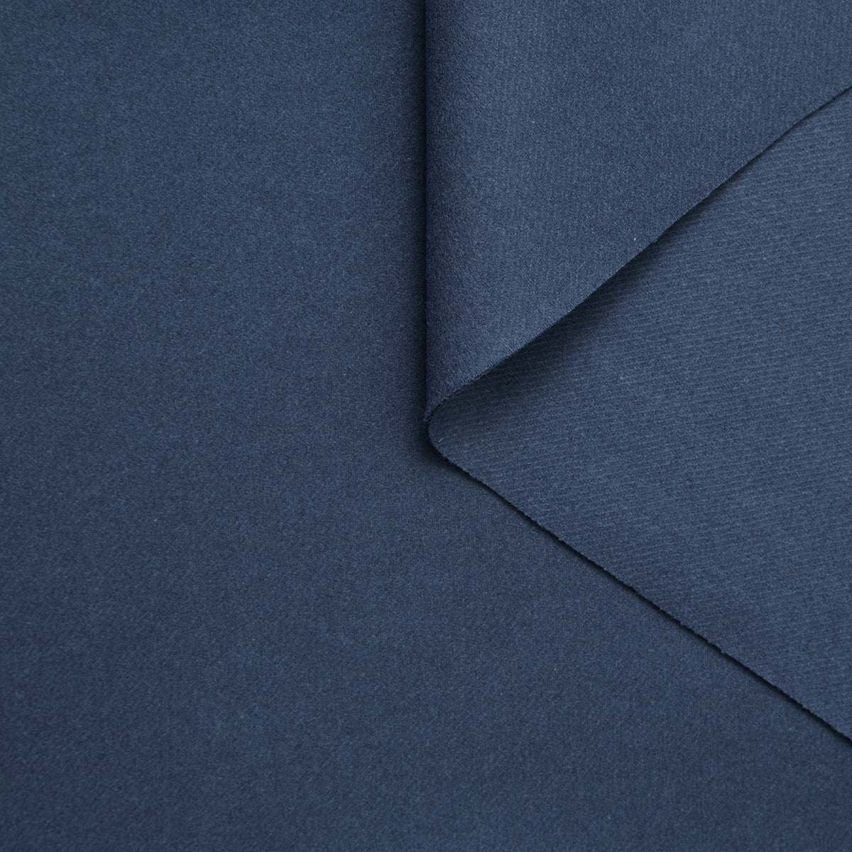 T25M12144 | Splittable Wool Drap