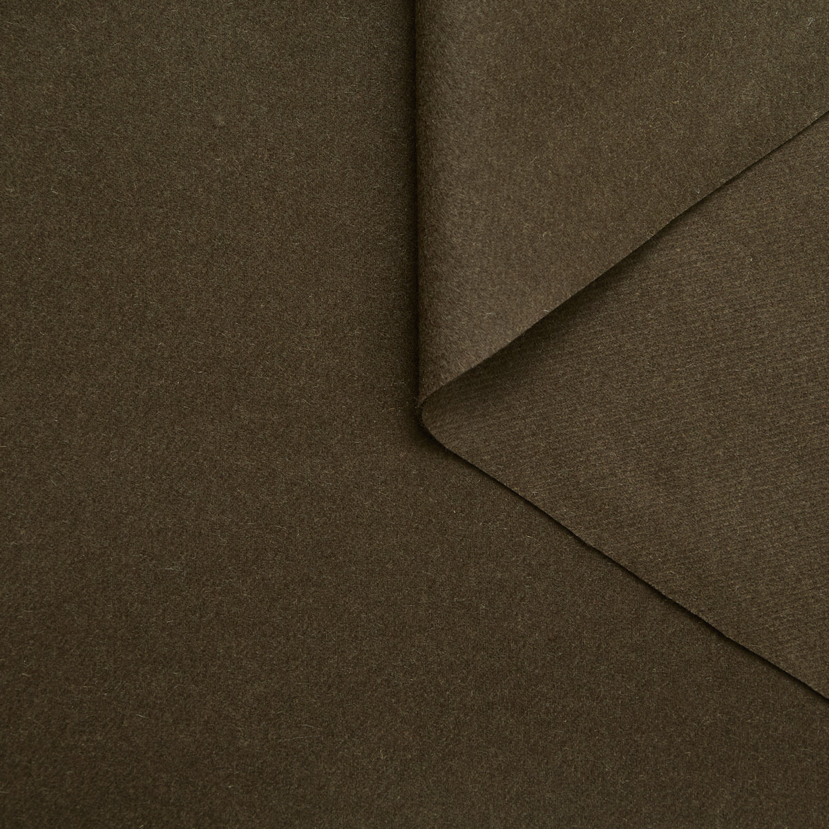 T25M12144 | Splittable Wool Drap