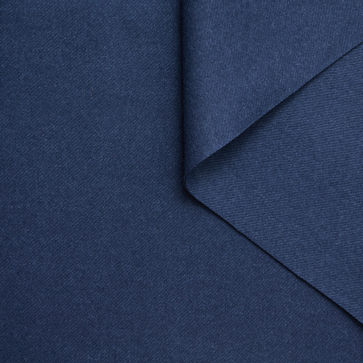 T25M12144 | Splittable Wool Drap