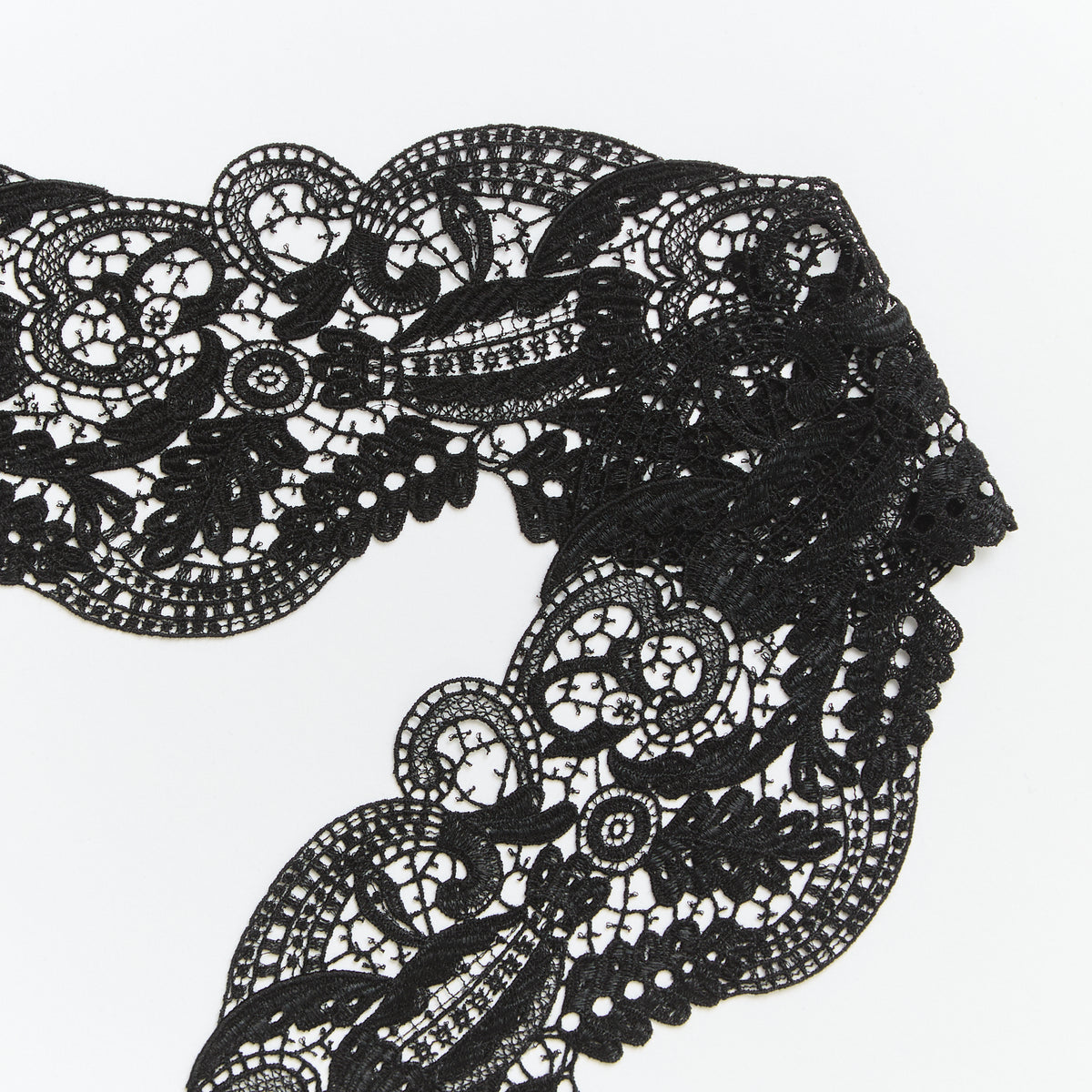 T25M12226 | Gallon en Dentelle Florale en 6cm