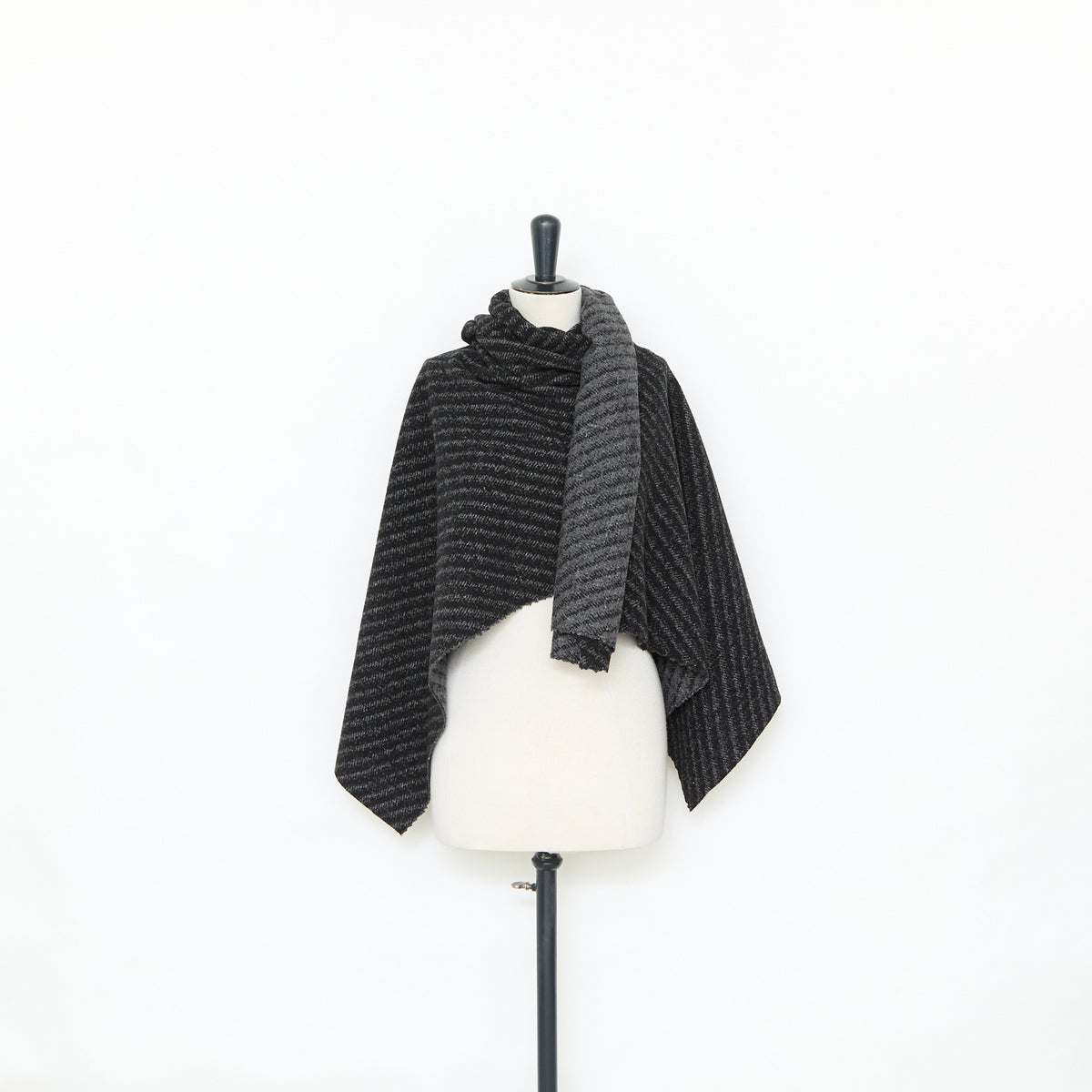 T25M12420 | Natté Bouclé Bicolore en Laine Vierge et Cachemire