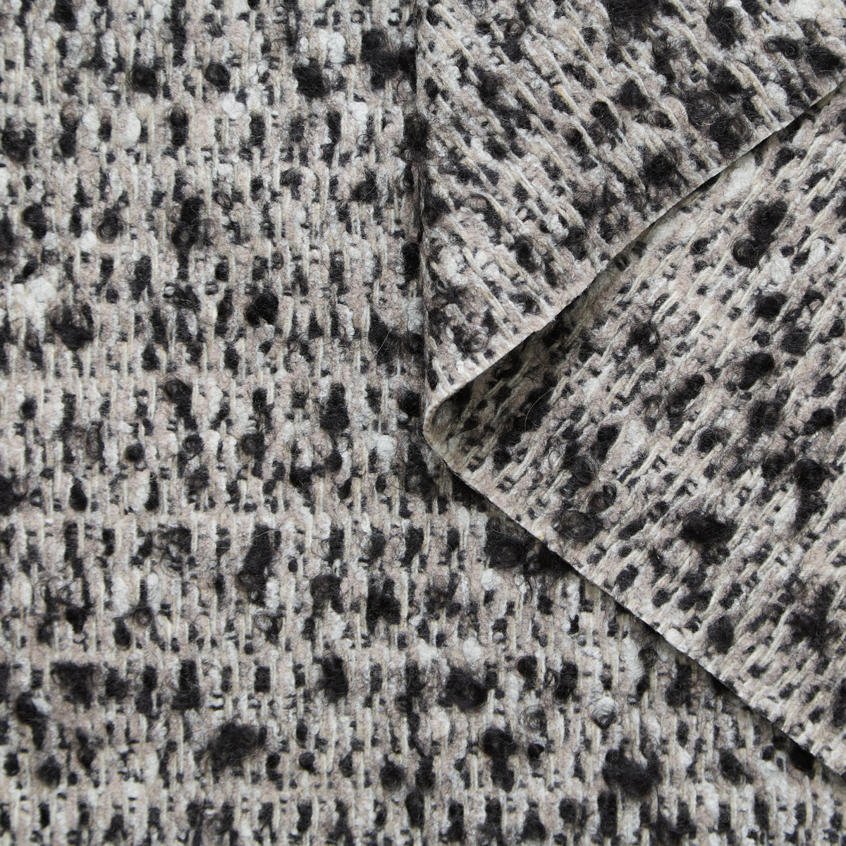 T25M12554 | Bouclé Tweed with Marbled Effect
