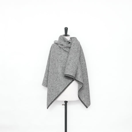  Bouclé Tweed with Knotted Yarn Effect