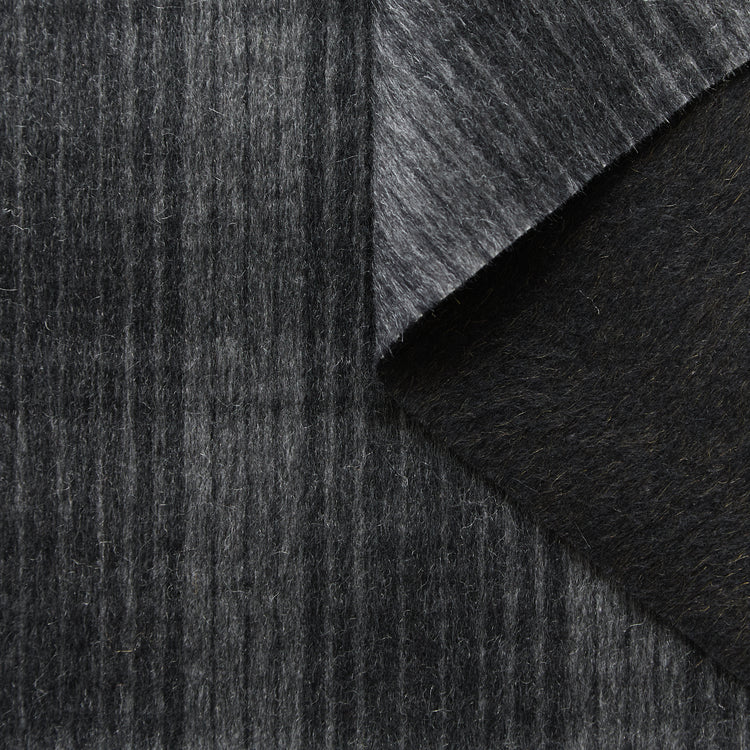 T25M12632 | Splittable Hairy Virgin Wool &amp; Mohair Drap - view 1