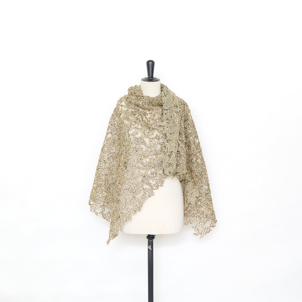 T25M12733 | Heavy Gold Floral Guipure