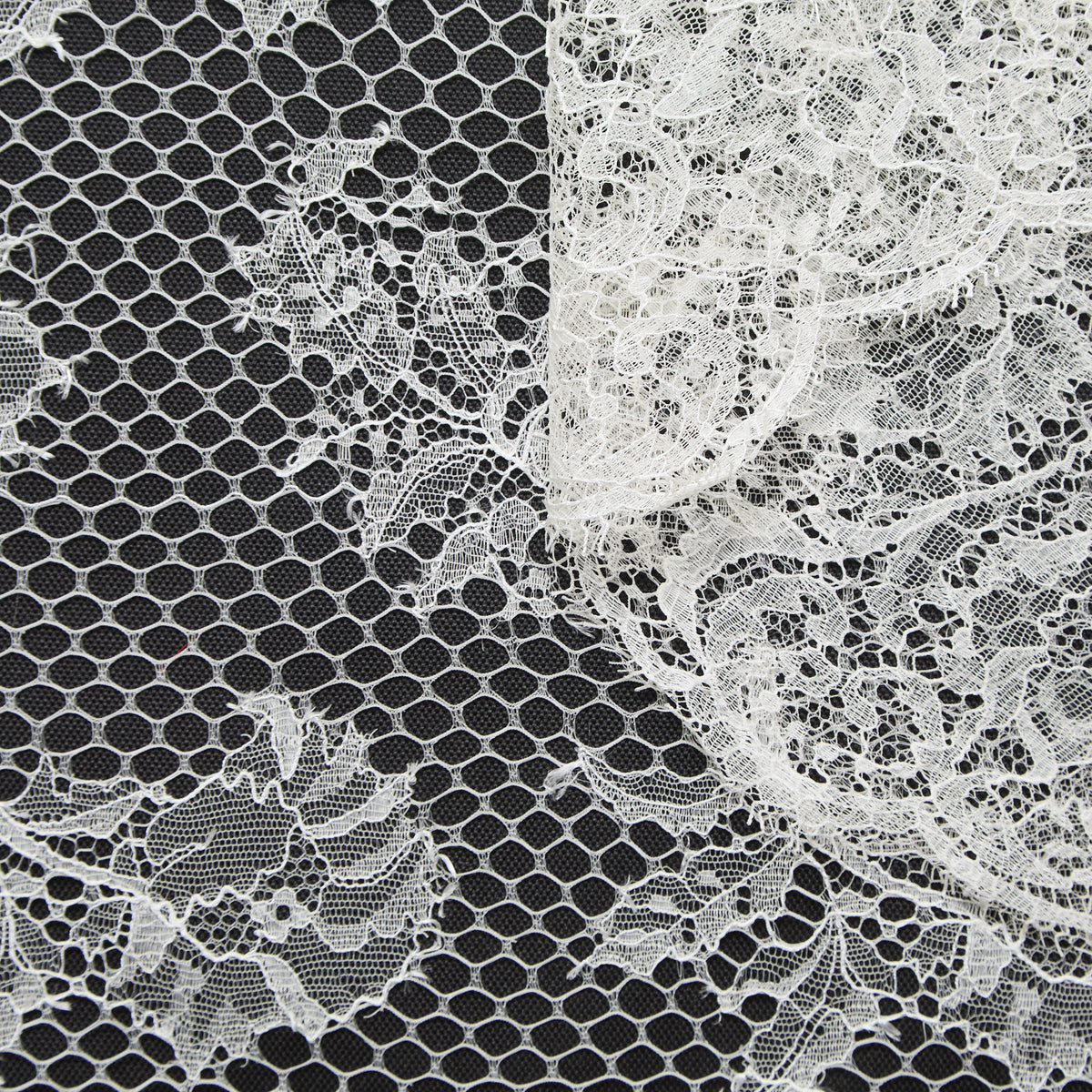 T25M13677 | Dentelle Florale en Viscose et Coton