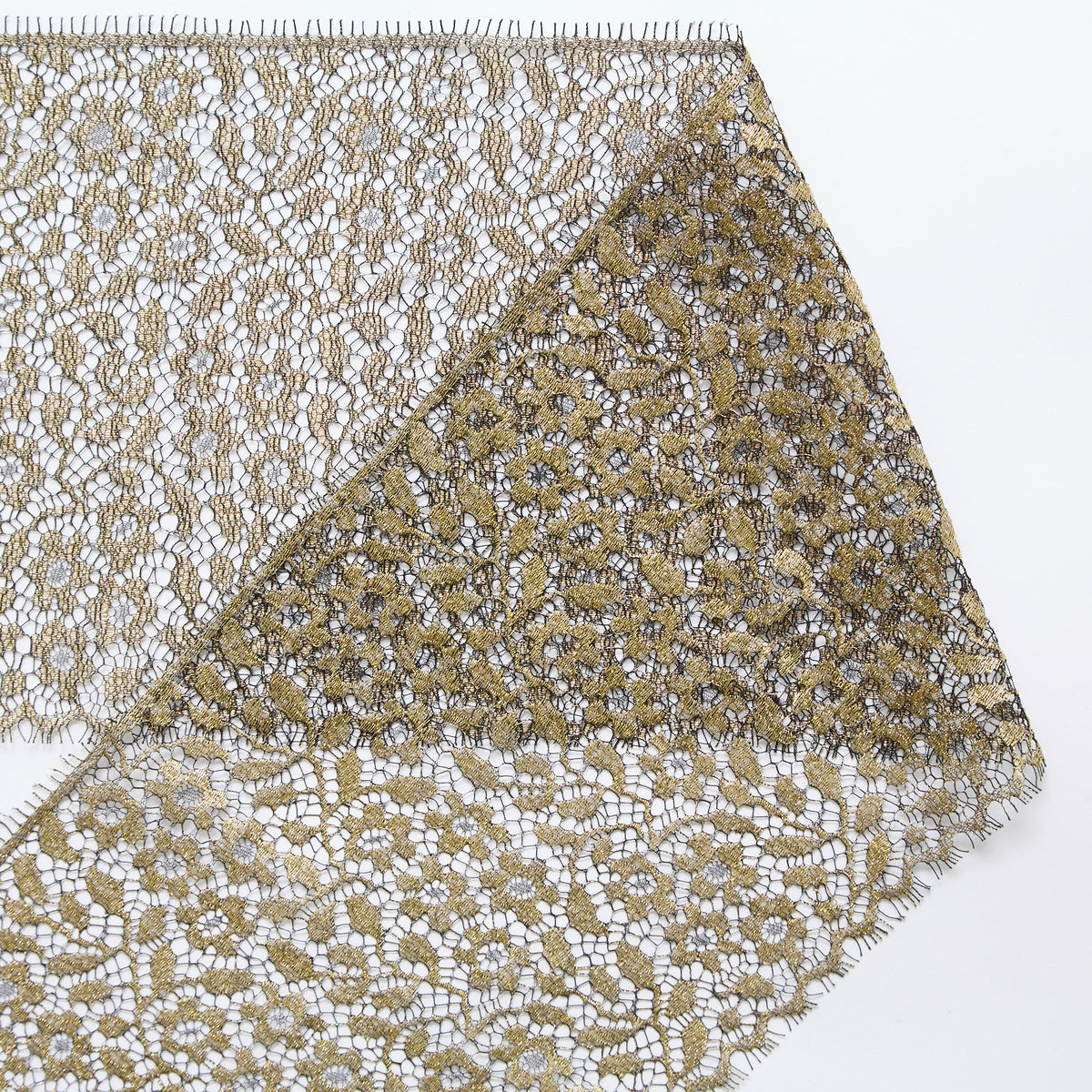 T25M13688 | Galon Floral Chantilly Doré 17 cm