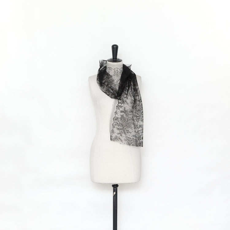 T25M13722 | Chantilly Floral Lace Galloon 30cm - view 2