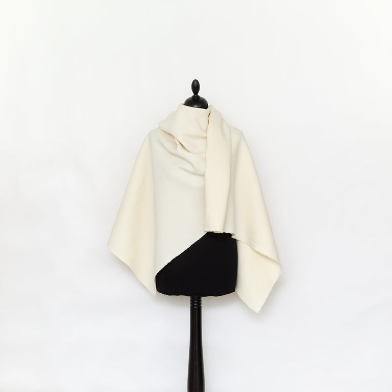 T25M13726 | Wool &amp; Silk Suiting - view 2