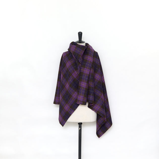 T25M13727 | Virgin Wool Scottish Tartan