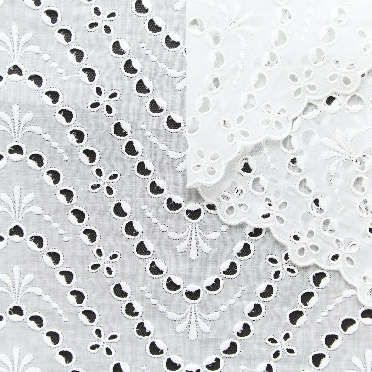 T25M13767 | Voile de Coton à Broderie Anglaise effet Ondulé - vue 1