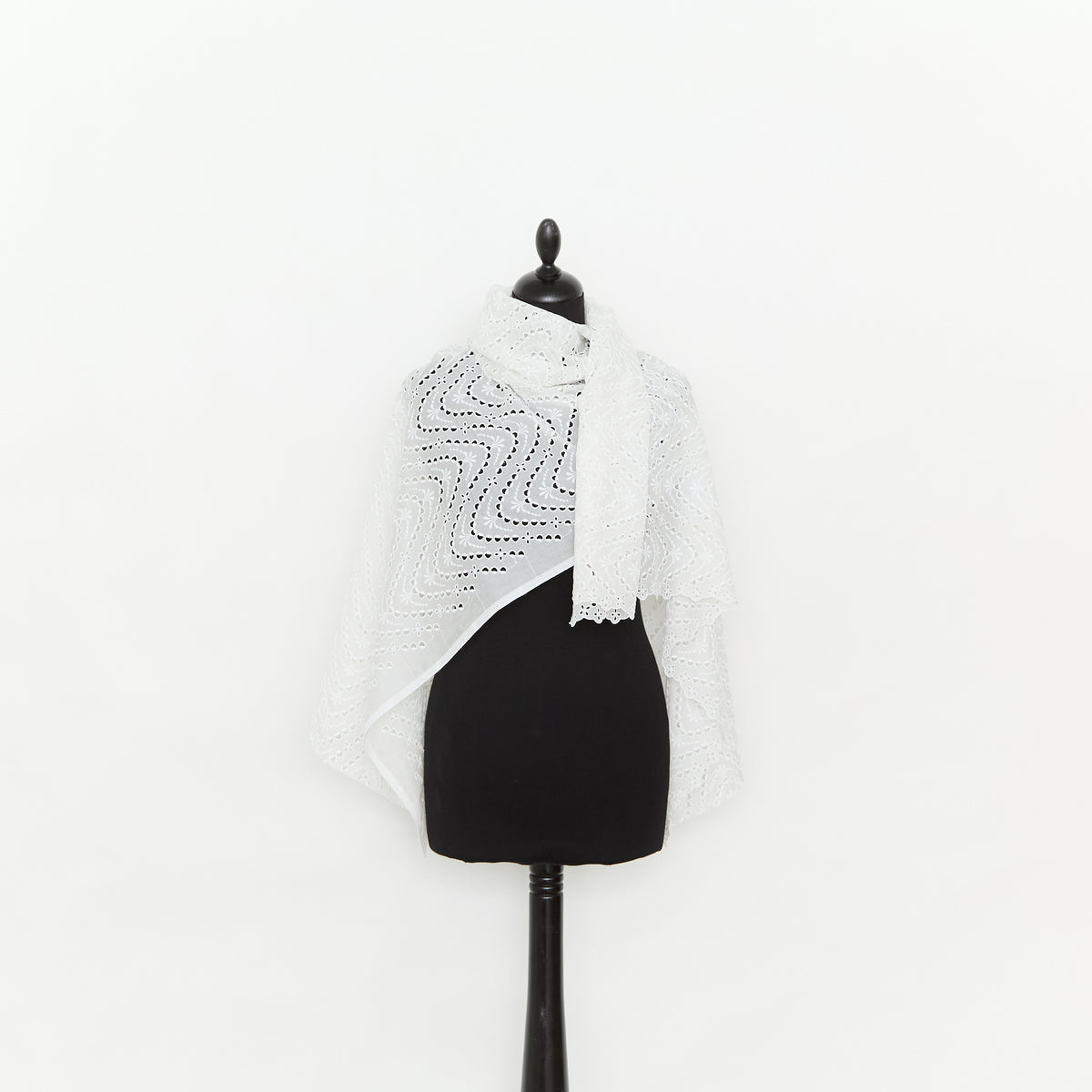 T25M13767 | Voile de Coton à Broderie Anglaise effet Ondulé