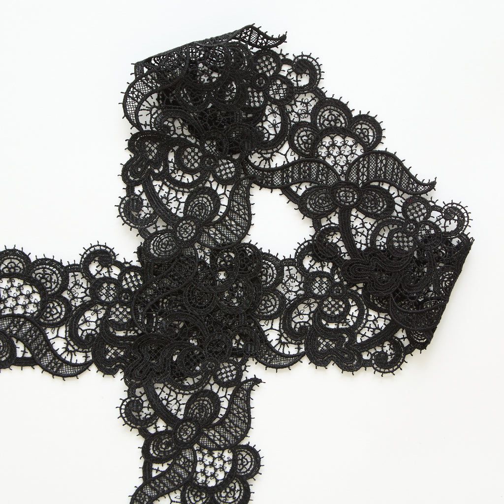 T25M13793 | Guipure Fleuri en Coton 5 cm