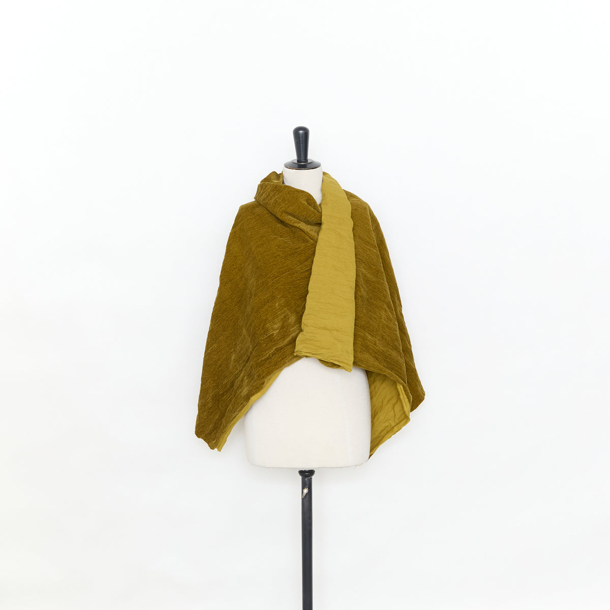 T25N13149 | Velours Froissé à Mémoire de Forme en Coton et Métal