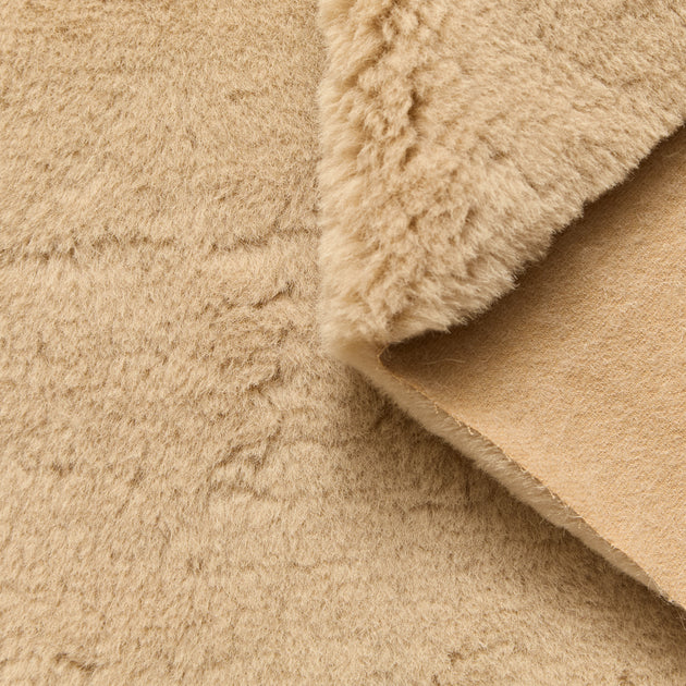 T26A16598 | Hairy Alpaca Faux Fur