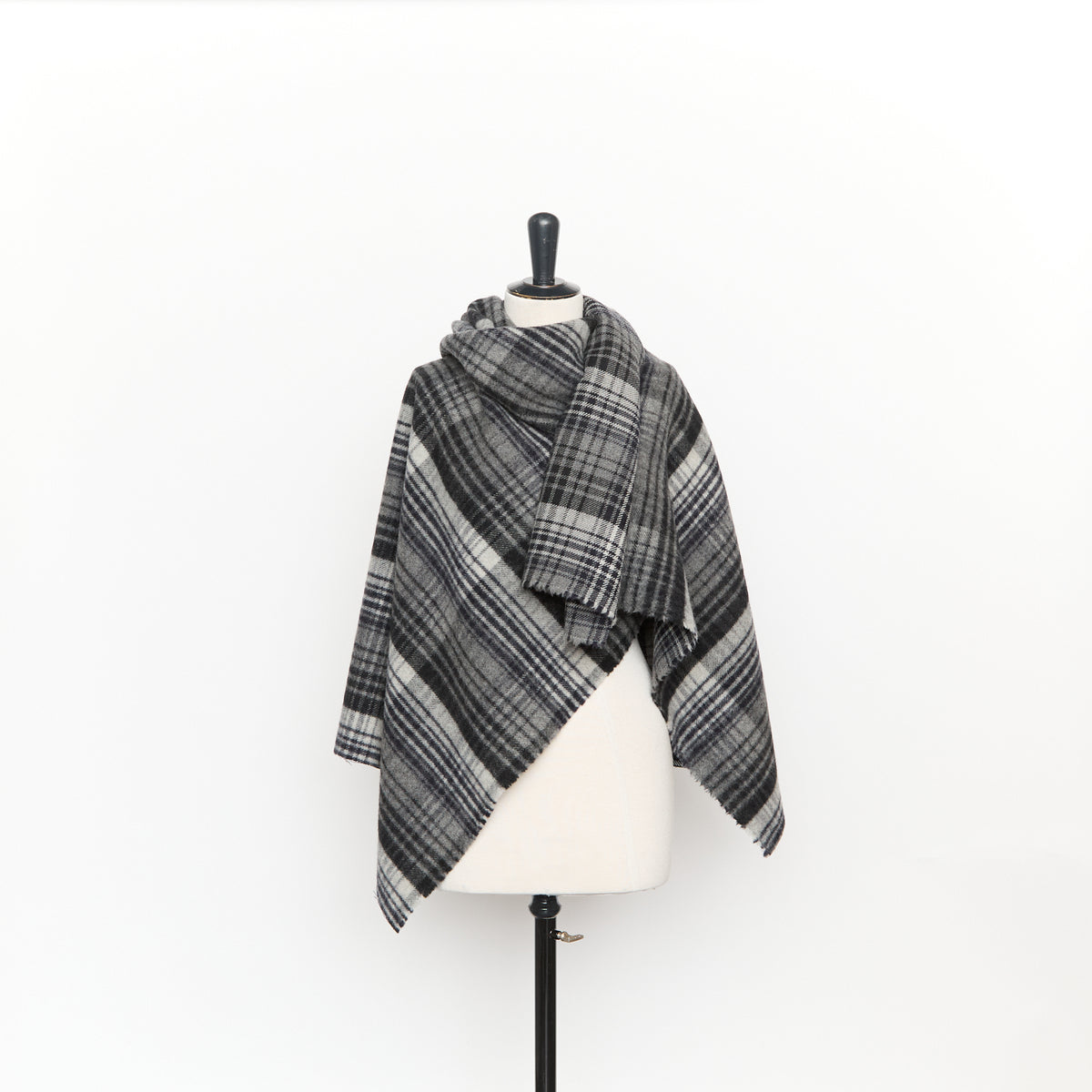 T26C15011 | Drap Tartan Brossé en Laine Vierge