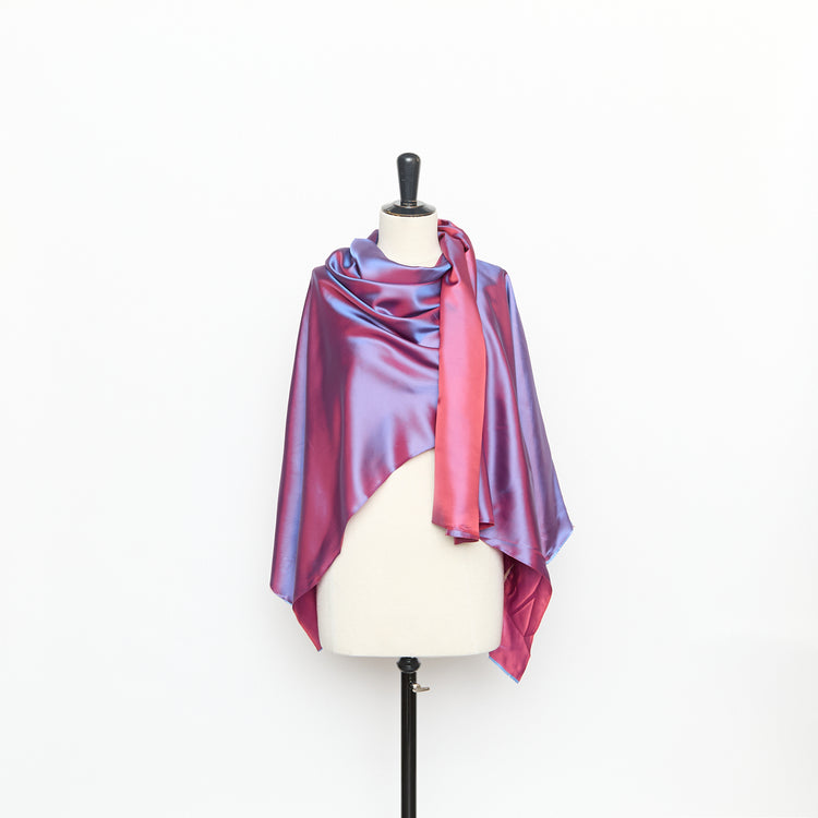 T26K16058 | Changeant Viscose Twill - view 2