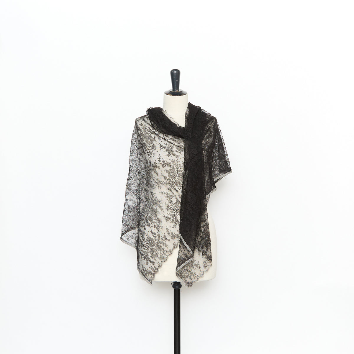 T26M14882 | Floral Lace