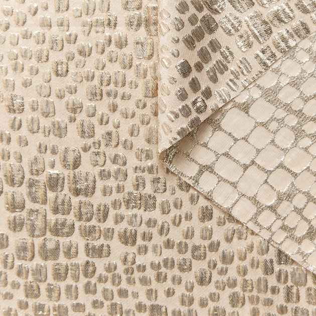 T26M15595 | Lamé Scales Silk Jacquard