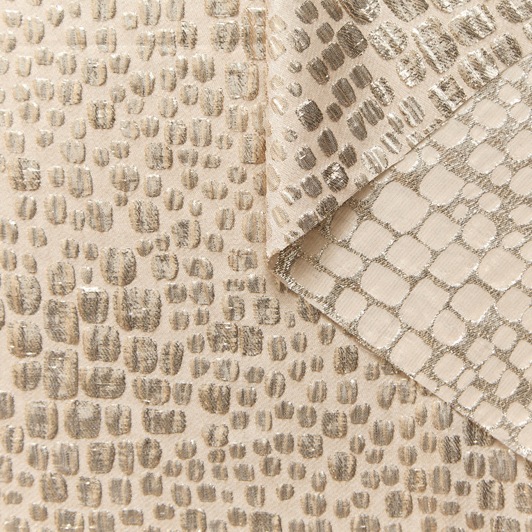 T26M15595 | Lamé Scales Silk Jacquard - view 1