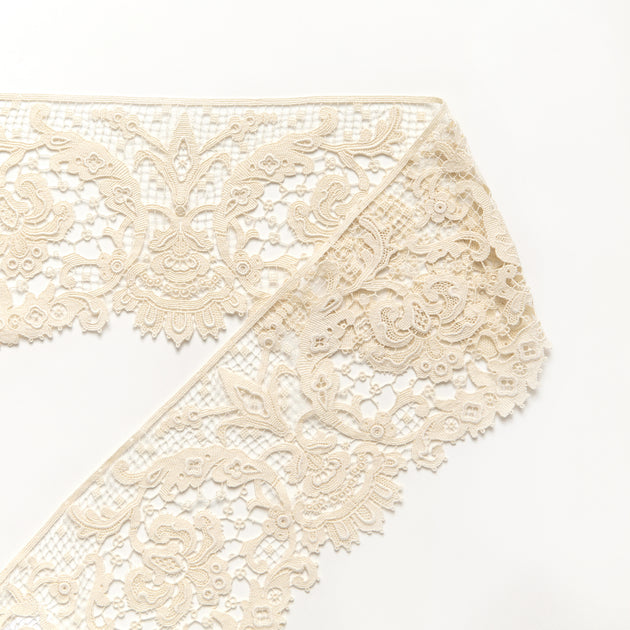 T26M15661 | Floral Cotton Galloon Guipure 13cm