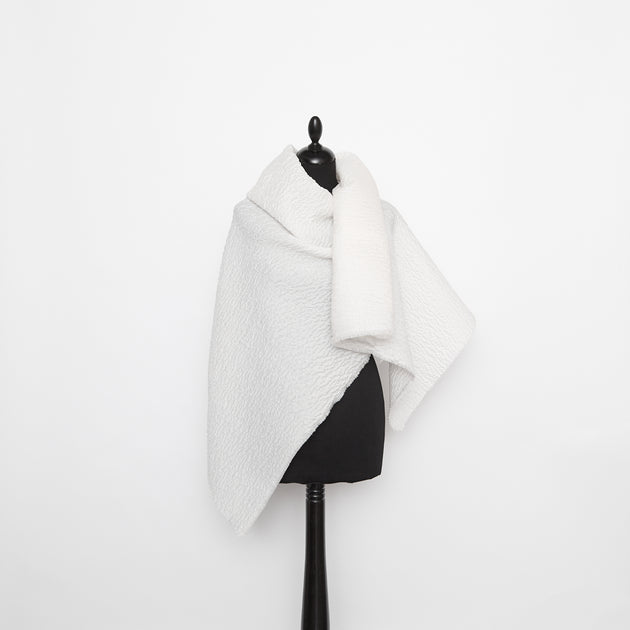 T26M15681 | Wool & Silk Cloqué