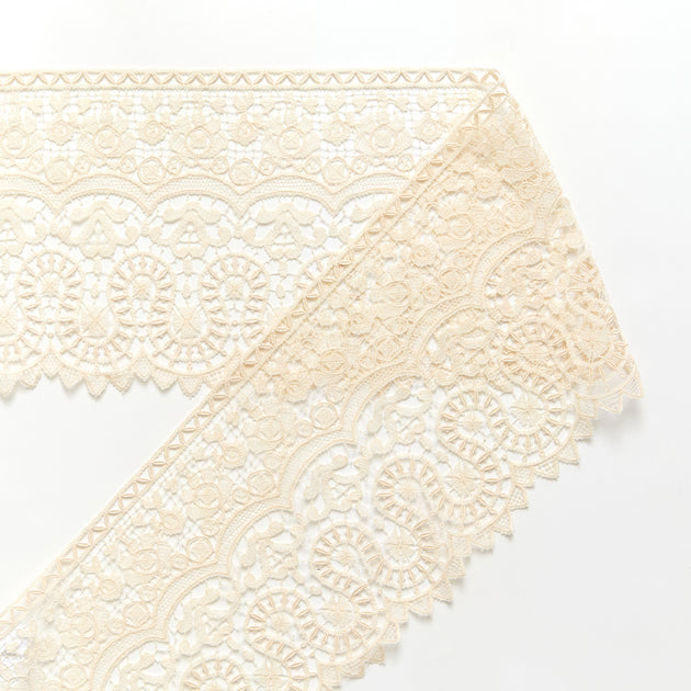 T26M15858 | Floral Cotton Galloon Guipure 19cm